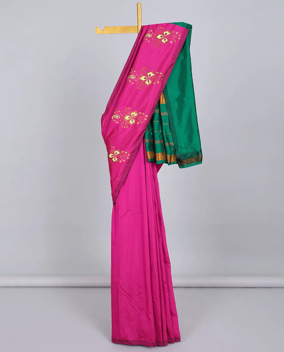 Borderless pink aarani gift saree with unique buttas, contrast pallu of traditional designs