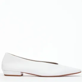 BOTTEGA VENETA Almond white soft leather scoop front pointed toe flats EU38