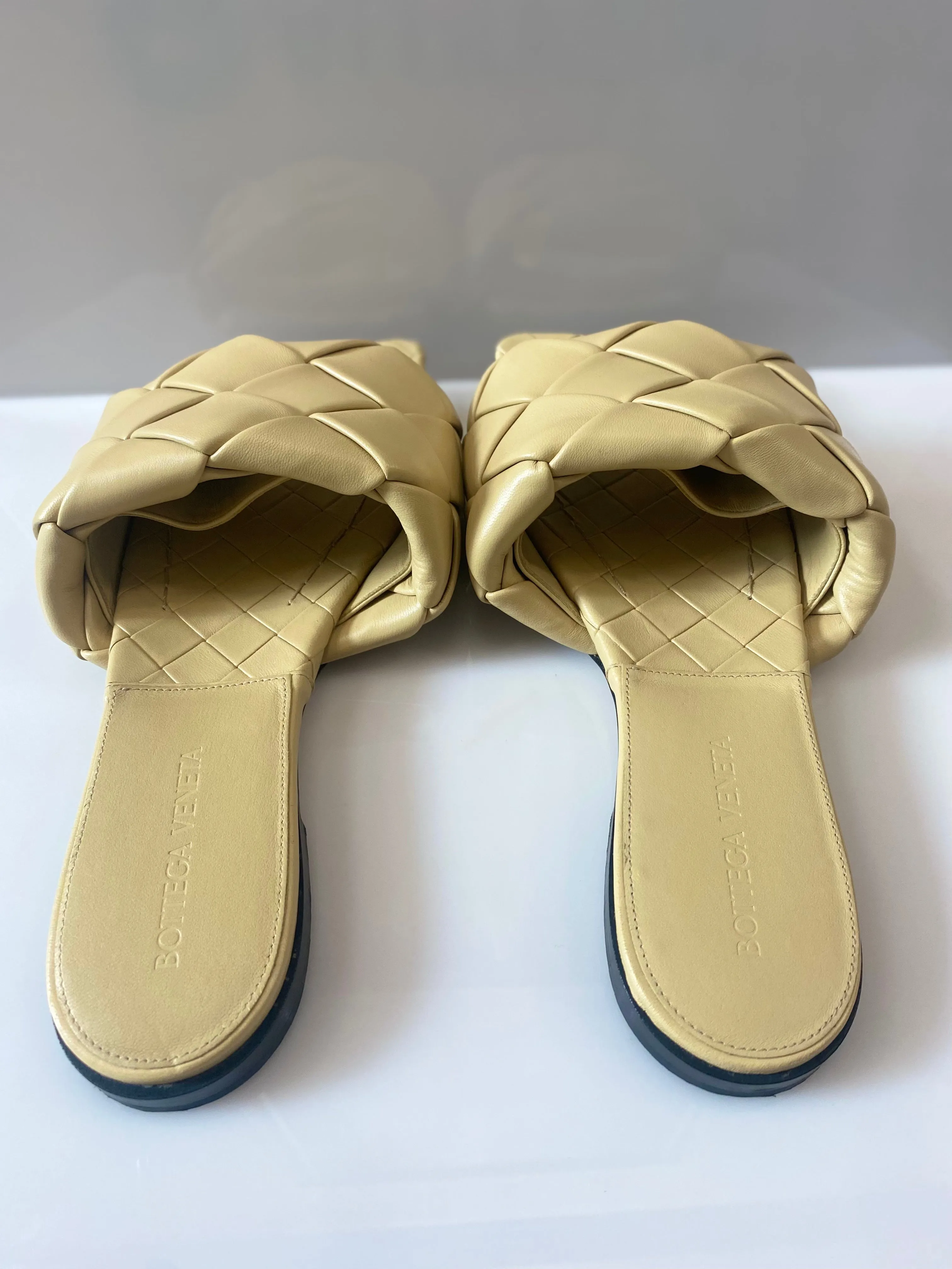 BOTTEGA VENETA LIDO QUILTED NAPPA LEATHER FLAT MULES