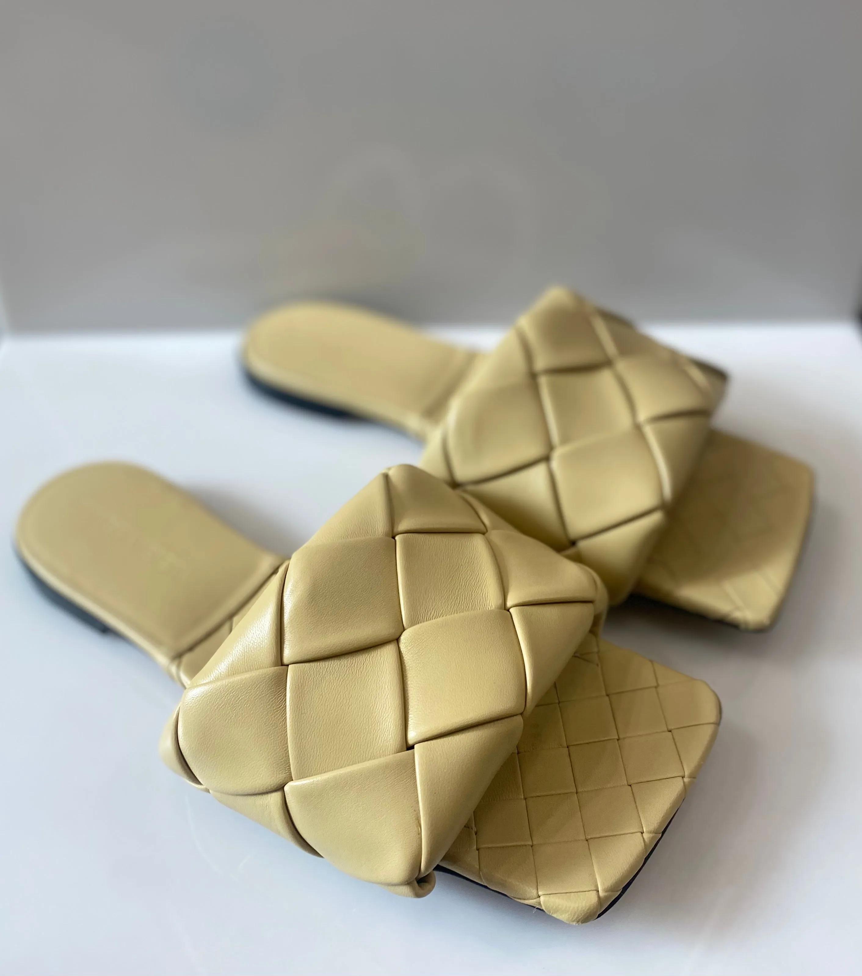 BOTTEGA VENETA LIDO QUILTED NAPPA LEATHER FLAT MULES