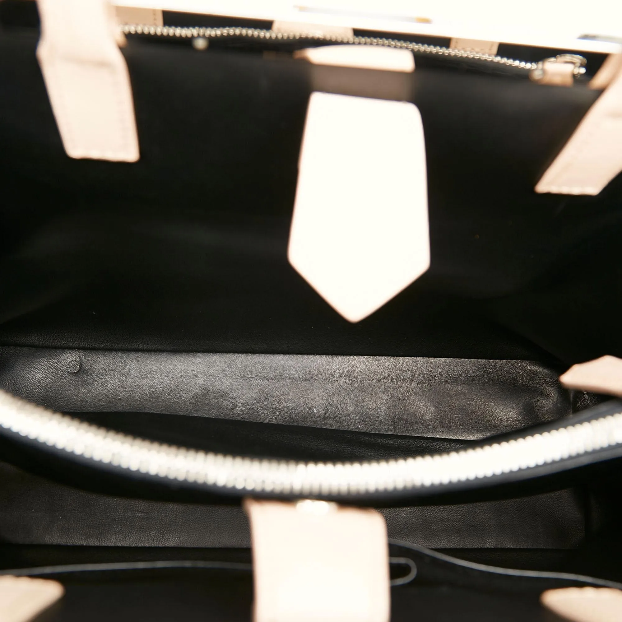 Fendi Medium 2Jours Leather Tote Bag (SHG-6QhRXM)