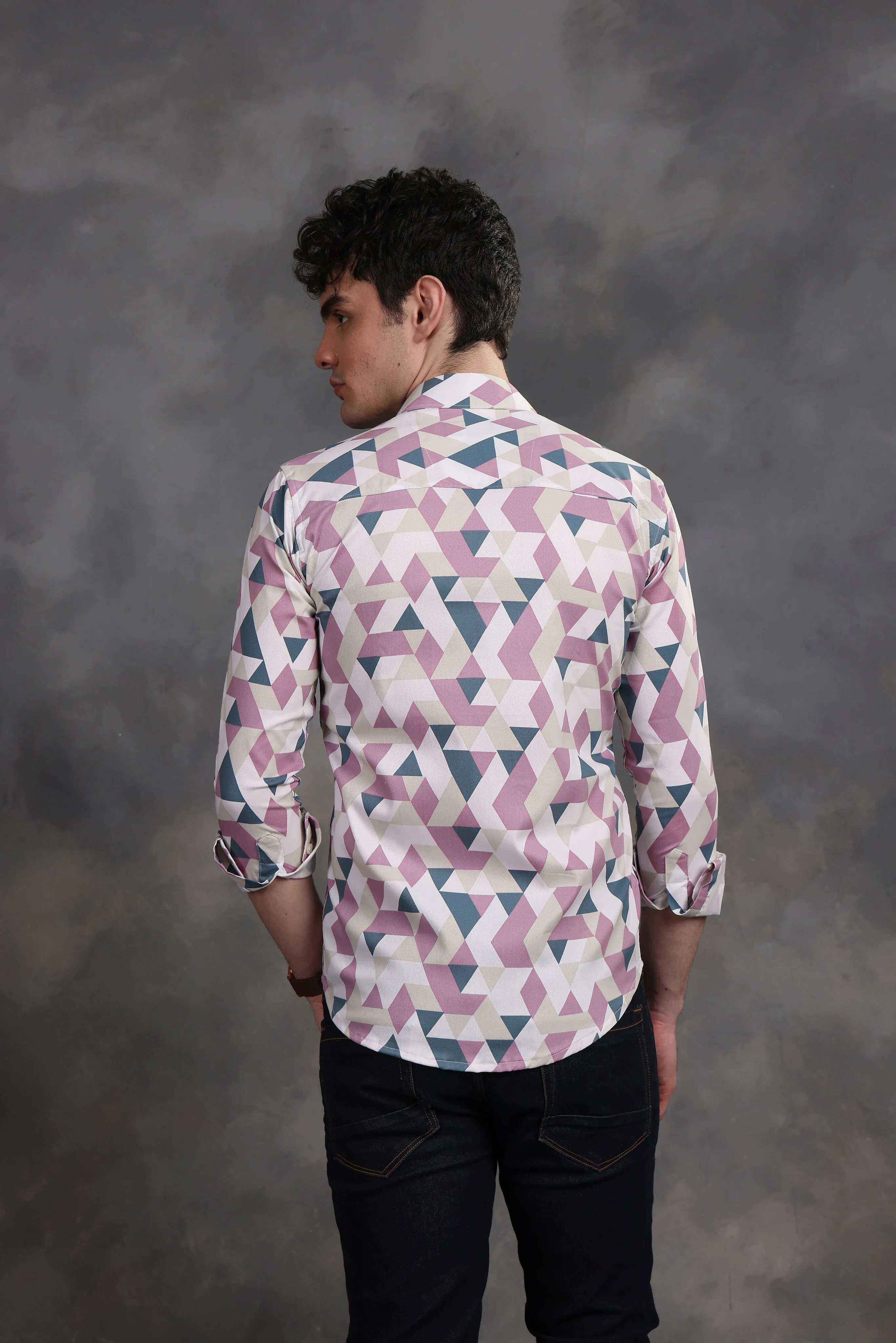 MENS PINK AND WHITE TRIANGLE PRINT LYCRA COTTON  SHIRT