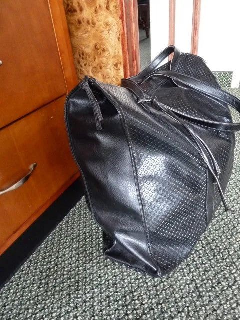 "No-Animal" Leather Huge Travel Bag